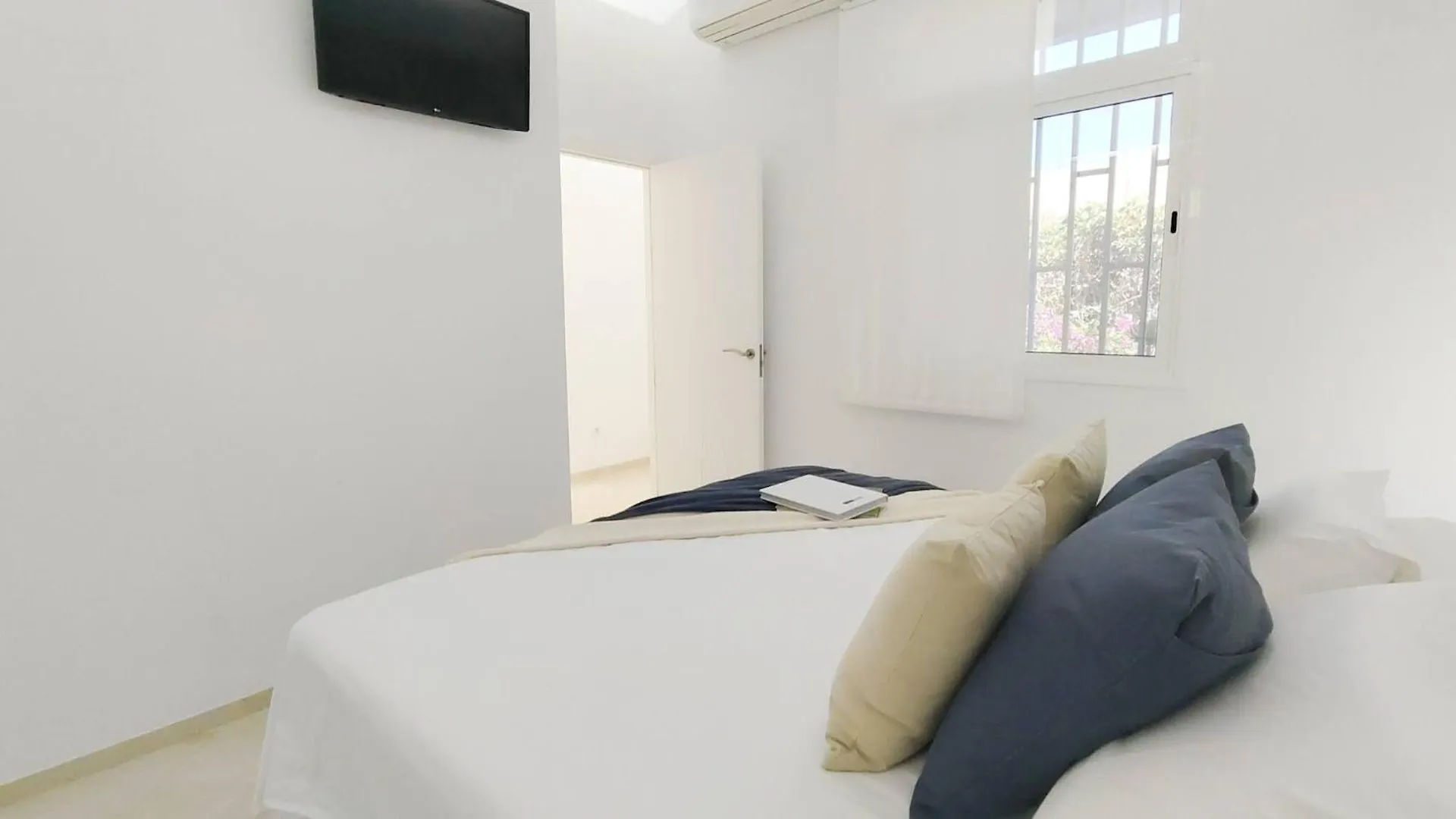 Bungalow Beside The Maspalomas Dunes By Pride Holiday Rentals San Bartolomé